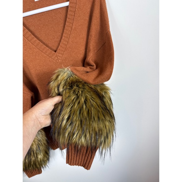 NAADAM Wool Cashmere Sweater Faux Fur Cuff Copper‎ Brown Women Size Large - Picture 4 of 8
